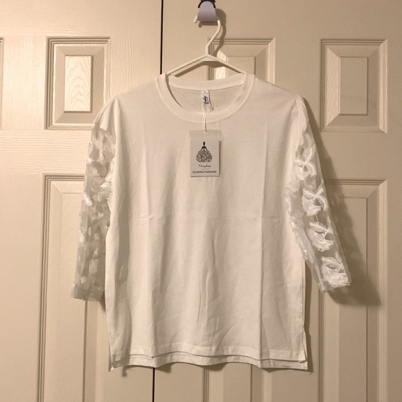 White Mesh floral appliqué sleeve -Long sleeved crew neck Tshirt- Size M-NWT - Picture 1 of 7